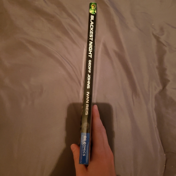 Green Lantern Blackest Night Graphic Novel - Picture 2 of 4